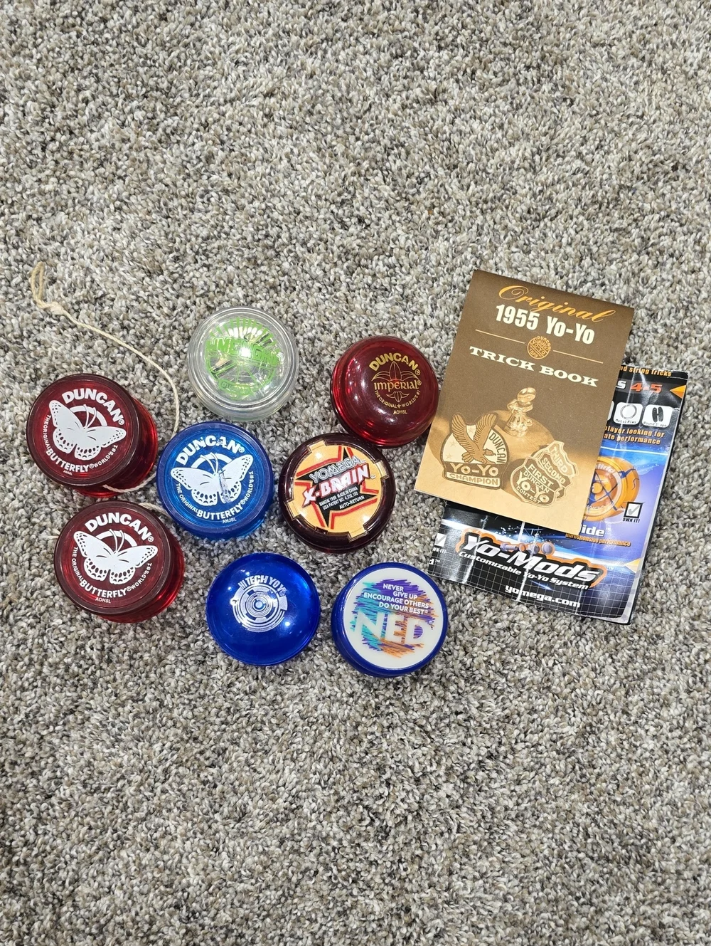 Assorted Set Of Vintage Yo-Yo with A 1955 Trick Book